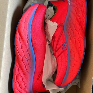 New balance more V4 brand new!